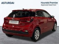 Usado Hyundai i20 75 CV (55 kW) 2019 Rojo Utilitario