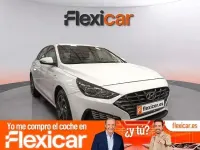Usado Hyundai i30 120 CV (88 kW) 2021 Blanco Berlina