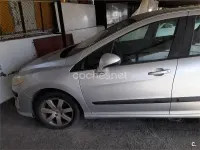 Usado Peugeot 308 120 CV (88 kW) 2008 Gris / plata Berlina