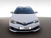 Usado Toyota Auris Hybrid Business Edition 136 CV (100 kW) 2017 Blanco puro Berlina