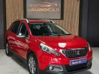 Usado Peugeot 2008 Style 100 CV (73 kW) 2017 Granate SUV
