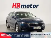Usado Skoda Octavia Ambition 204 CV (150 kW) 2022 Azul Familiar