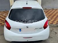 Usado Peugeot 208 Access 75 CV (55 kW) 2014 Blanco Utilitario