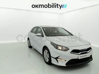 Używany Kia Ceed 120 KM (88 kW) 2022 Biały Hatchback