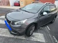 Usado Peugeot 2008 Style 100 CV (73 kW) 2018 Gris / plata SUV