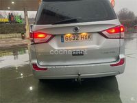 Usado Ssangyong (KGM) Rodius Limited 155 CV (114 kW) 2014 Gris / plata Monovolumen