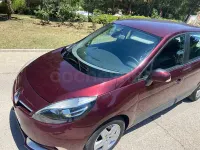 Usado Renault Scénic III Authentique 115 CV (84 kW) 2013 Granate Monovolumen