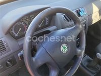 Usado Skoda Fabia Classic 64 CV (47 kW) 2005 Verde Berlina