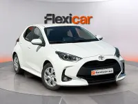 Usado Toyota Yaris 72 CV (52 kW) 2023 Blanco Utilitario