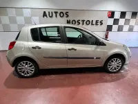 Usado Renault Clio II Authentique 85 CV (62 kW) 2007 Beige Berlina