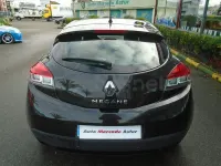 Usado Renault Mégane Dynamique 111 CV (81 kW) 2009 Negro Berlina