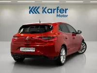 Usado Renault Mégane Zen 115 CV (84 kW) 2020 Rojo Berlina