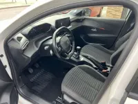 Usado Peugeot 208 Active 102 CV (75 kW) 2021 Blanco Utilitario