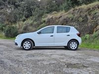 Usado Dacia Sandero Ambiance 75 CV (55 kW) 2018 Blanco Utilitario