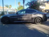 Usado Alfa Romeo Giulia Executive 150 CV (110 kW) 2018 Gris / plata Berlina