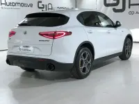 Usado Alfa Romeo Stelvio Sprint 190 CV (139 kW) 2022 Blanco SUV