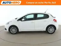 Usado Peugeot 208 Signature Sky 83 CV (61 kW) 2018 Blanco Utilitario