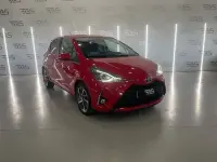 Usado Toyota Yaris Hybrid Active 100 CV (73 kW) 2019 Rojo Utilitario