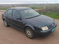 Begagnad VW Bora 105 HK (77 kW) 2004 Blå Sedan