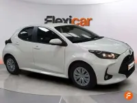 Usado Toyota Yaris Active 116 CV (85 kW) 2023 Blanco Utilitario