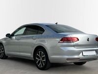 Usado VW Passat Advance 150 CV (110 kW) 2016 Gris / plata Berlina