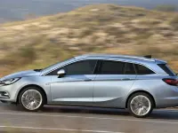 Usado Opel Astra Excellence 150 CV (110 kW) 2017 Gris Familiar