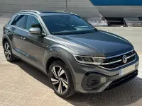 Usado VW T-Roc R-line 150 CV (110 kW) 2024 Gris / plata SUV