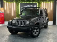 Usado Jeep Wrangler Unlimited Sahara 200 CV (147 kW) 2017 Gris / plata SUV