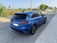 Usado Kia Ceed 120 CV (88 kW) 2019 Azul Utilitario