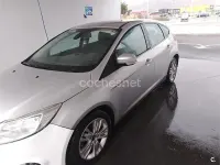 Usado Ford Focus Sport 115 CV (84 kW) 2014 Gris / plata Berlina