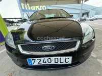 Usado Ford Focus Ghia 115 CV (84 kW) 2005 Negro Berlina