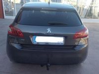 Usado Peugeot 308 Allure 115 CV (84 kW) 2015 Gris