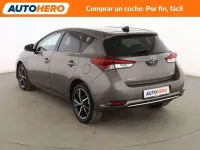 Usado Toyota Auris Hybrid 136 CV (100 kW) 2017 Gris Berlina
