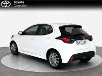 Usado Toyota Yaris Hybrid Active 116 CV (85 kW) 2022 Blanco Utilitario
