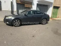 Usado Opel Insignia Cosmo 130 CV (95 kW) 2010 Gris / plata Berlina