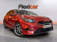 Usado Kia Ceed 100 CV (73 kW) 2021 Granate Utilitario