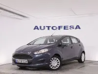 Usado Ford Fiesta Trend 100 CV (73 kW) 2014 Negro Utilitario