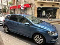 Usado VW Polo Advance 90 CV (66 kW) 2016 Azul Berlina