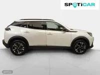 Usado Peugeot 2008 Allure 131 CV (96 kW) 2022 Plateado SUV