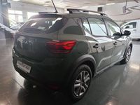 Usado Dacia Sandero Essentiel 91 CV (66 kW) 2023 Verde Berlina