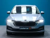 Usado Skoda Octavia Ambition 150 CV (110 kW) 2022 Plateado Familiar