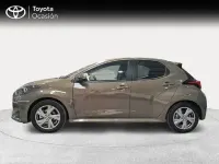 Usado Toyota Yaris Active 116 CV (85 kW) 2025 Marrón Utilitario