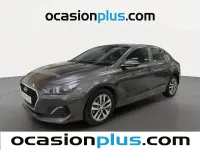 Usado Hyundai i30 120 CV (88 kW) 2019 Gris Berlina