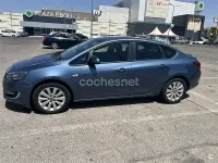 Usado Opel Astra Business 110 CV (80 kW) 2012 Azul Berlina