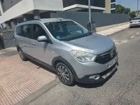 Usado Dacia Lodgy Lauréate 115 CV (84 kW) 2015 Gris / plata Monovolumen