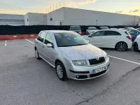 Usado Skoda Fabia Comfort 80 CV (58 kW) 2005 Gris / plata Berlina