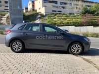 Usado Hyundai i30 120 CV (88 kW) 2017 Gris / plata Berlina