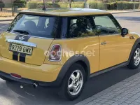 Usado Mini ONE 75 CV (55 kW) 2009 Amarillo Utilitario