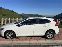 Usado Volvo V40 Momentum 120 CV (88 kW) 2016 Blanco Berlina