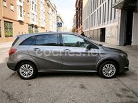 Usado Mercedes B200 156 CV (114 kW) 2017 Gris / plata Monovolumen